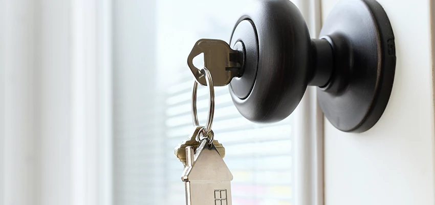 Bifold Door Knob Replacement in Stockton, California