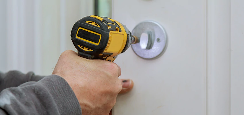 Street Locksmith For Smart Lock Repair in Stockton, CA